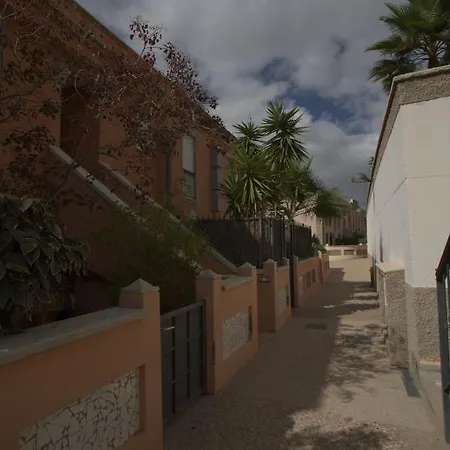 Appartement Jacuzzi House With Luxury Cinema