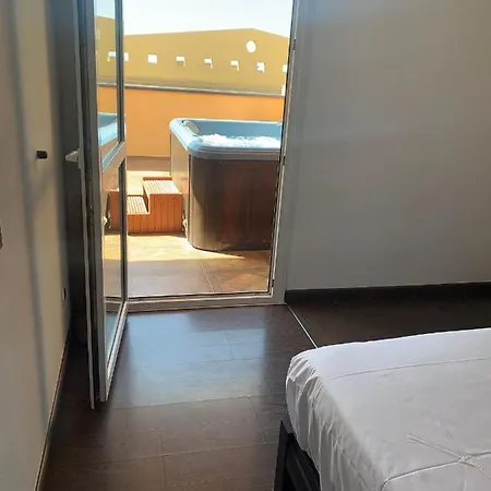Jacuzzi House With Luxury Cinema Apartment